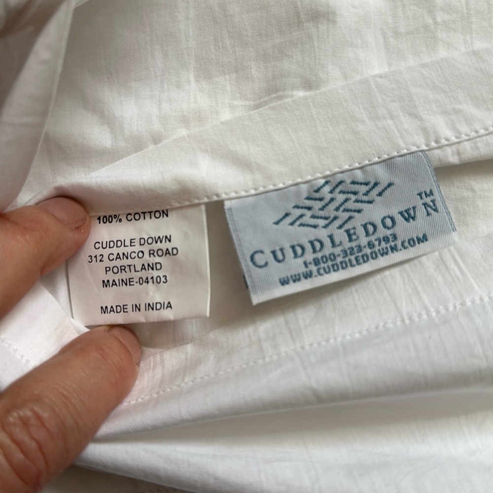 Shabby crochet white pillow cases 27 x 21 inch Queen.  Excellent - Picture 5 of 6